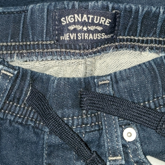 Levi Strauss Pull on Jeans - Picture 3 of 10